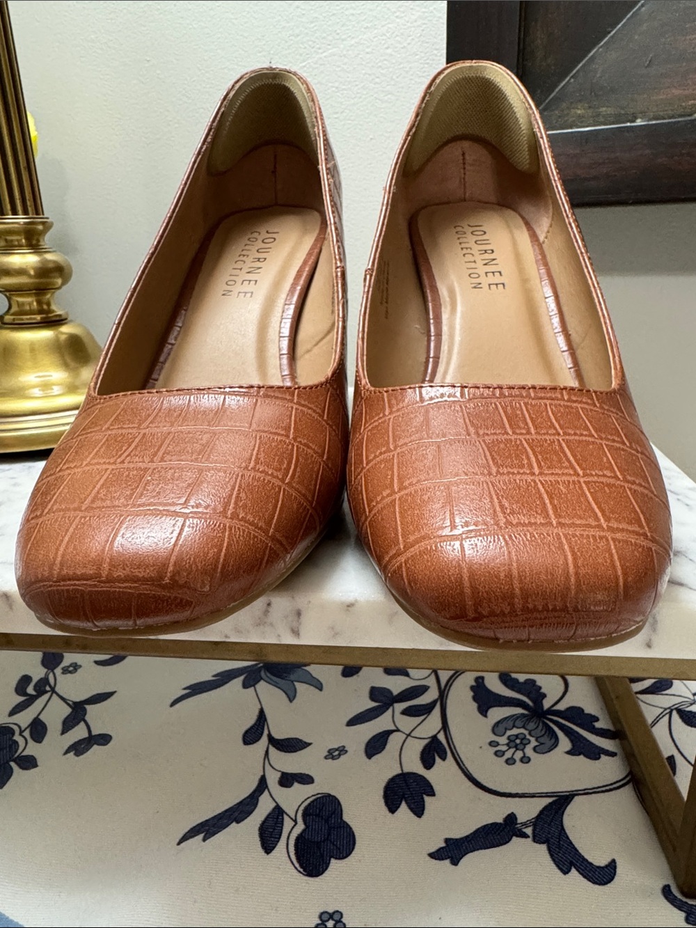 Journee Collection Women's Brown Textured Square-Toe Flats 9W - Picture 5 of 9